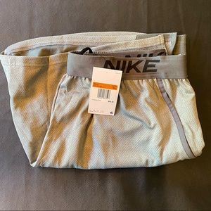 NEW NIKE Men’s standard fit shorts size XXL